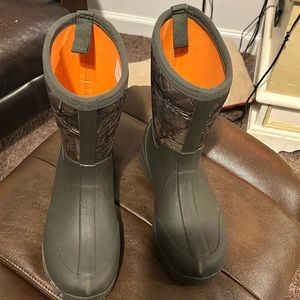 Men’s snow boots